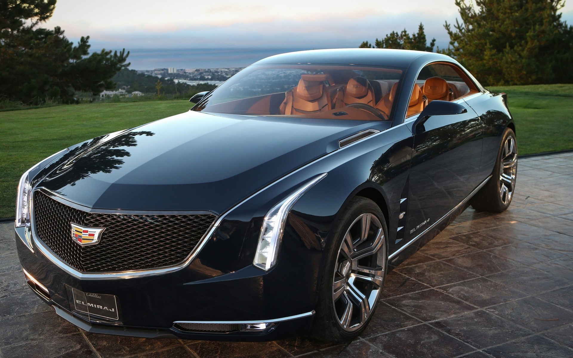 Cadillac: Американский лоск и роскошь